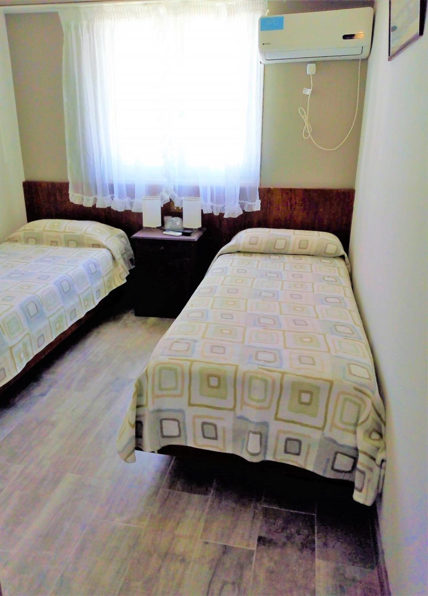 Hotel Tejas Rojas Villa Gesell Habitación foto