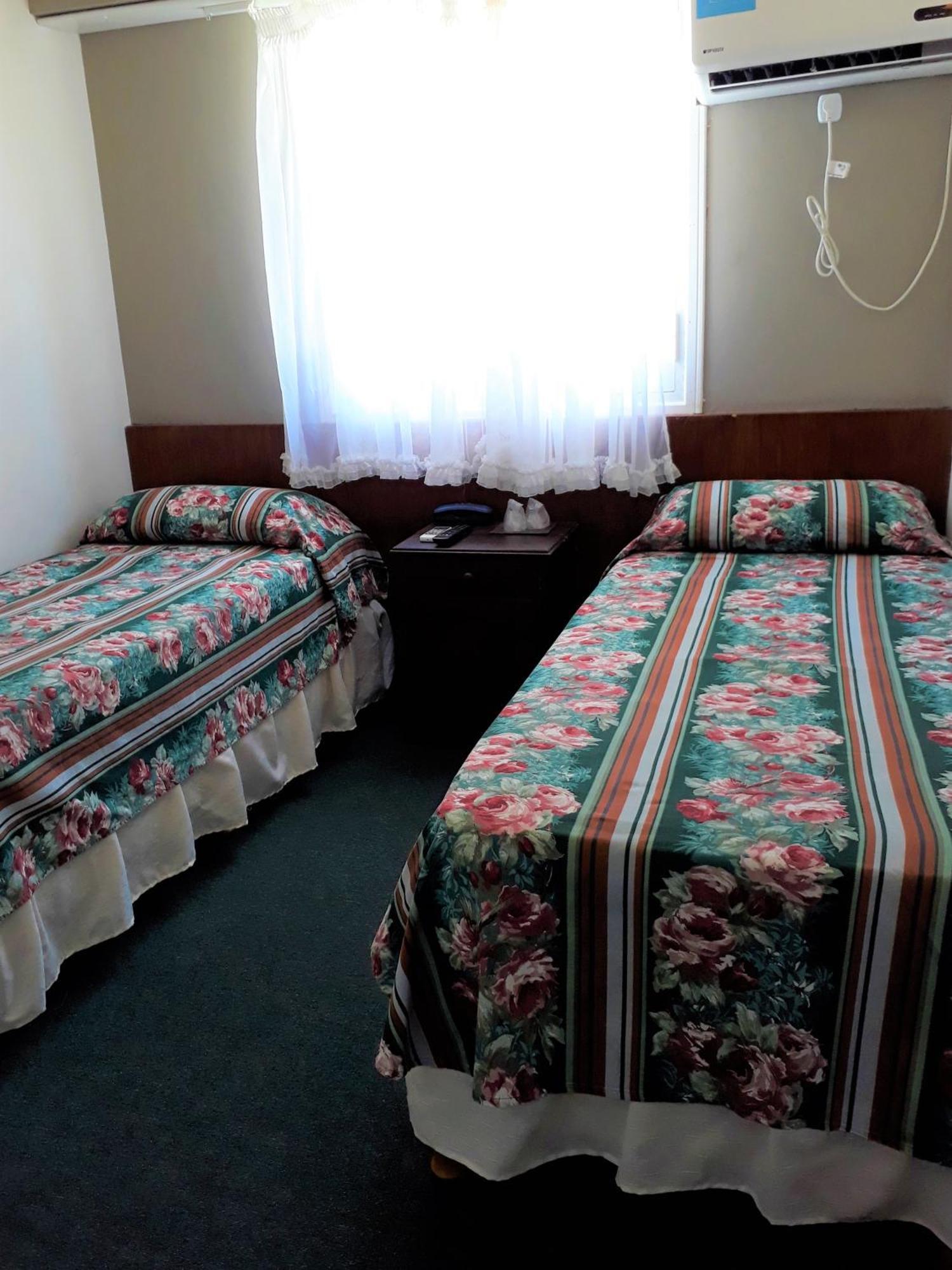 Hotel Tejas Rojas Villa Gesell Habitación foto